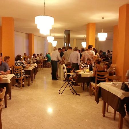 Hotel Plutone تّشيرفييا المظهر الخارجي الصورة