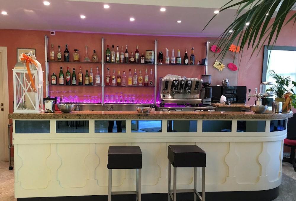 Hotel Plutone تّشيرفييا المظهر الخارجي الصورة