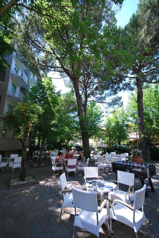 Hotel Plutone تّشيرفييا المظهر الخارجي الصورة
