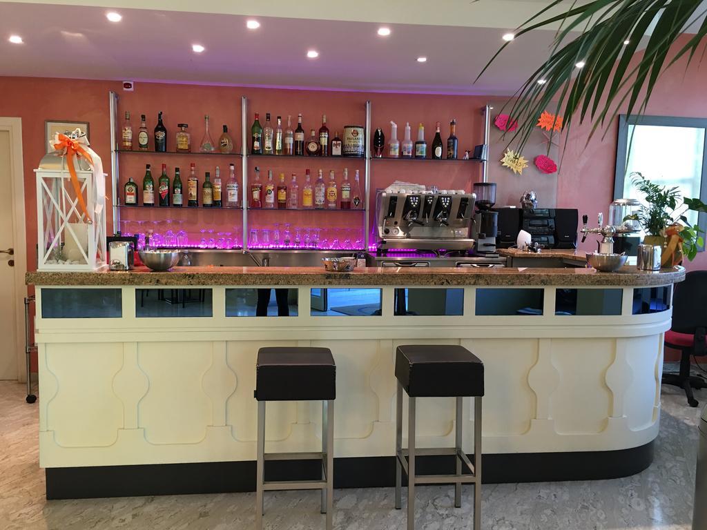 Hotel Plutone تّشيرفييا المظهر الخارجي الصورة