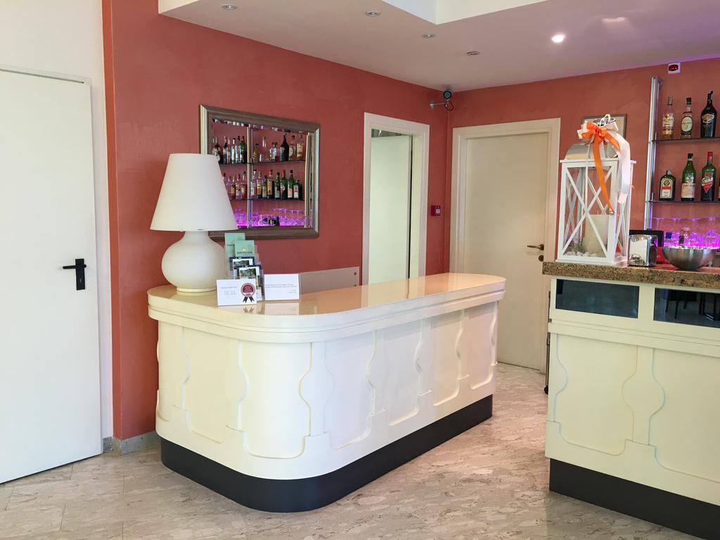 Hotel Plutone تّشيرفييا المظهر الخارجي الصورة